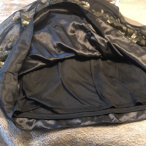 Hailey Logan Tulle Mini Dress Black w/Gold pattern, sweetheart neckline sz 2 - Picture 9 of 16